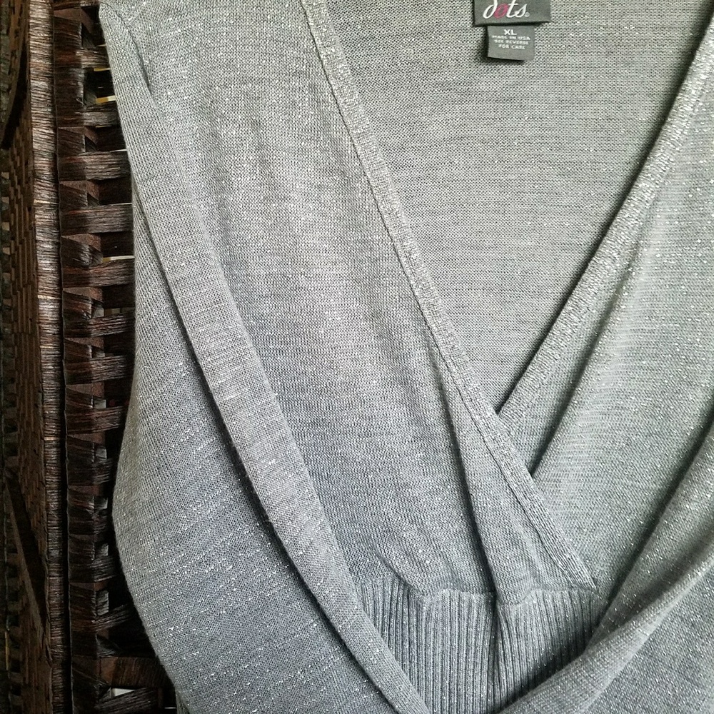 DOTS Sweater - Picture 4 of 5